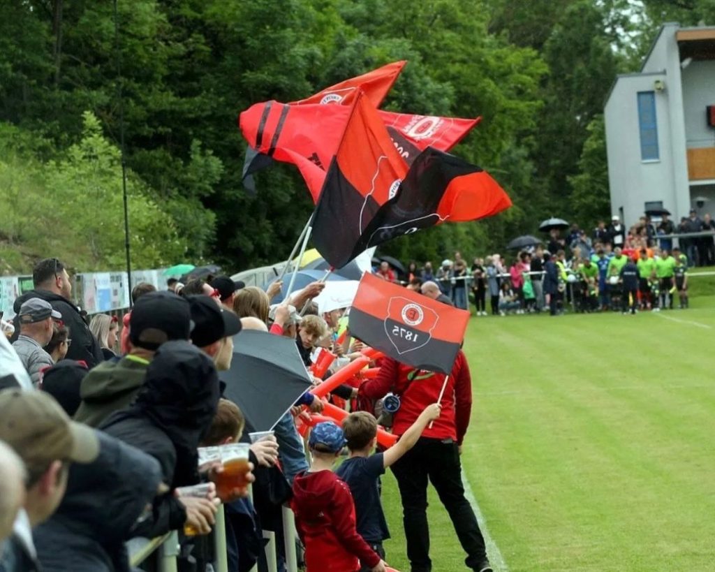 SGE Einheit 100% Fans